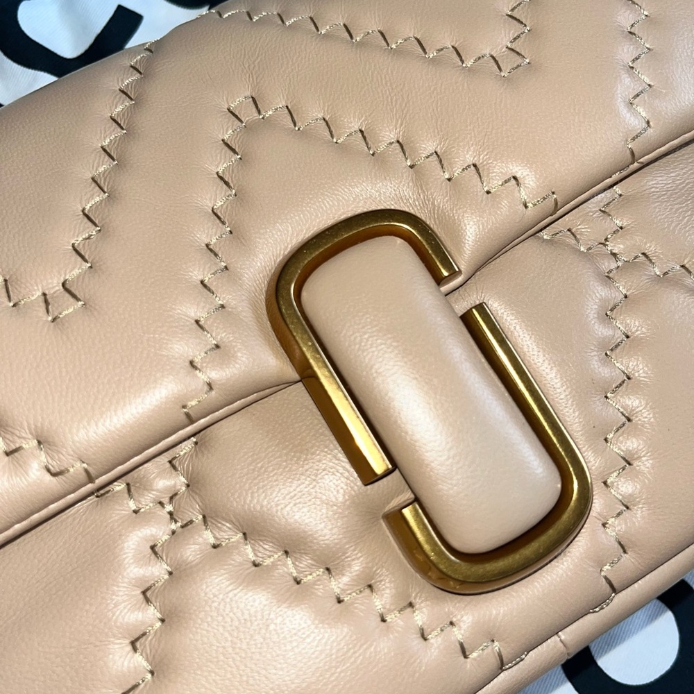 Marc Jacobs Tan Quilted Crossbody Bag - Picture 2 of 6
